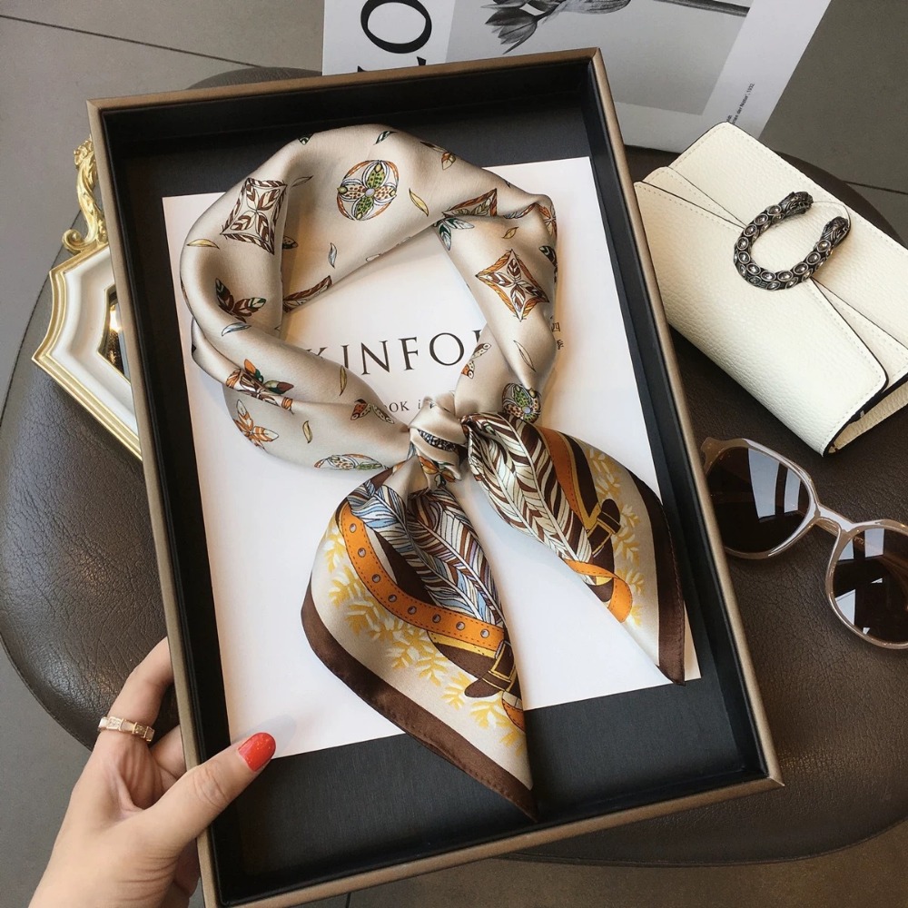 Fashion Satin Square Scarf for - Travel Accessories For Women recension och pris