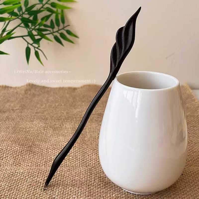 Wooden Hairp Exquisite Carving - Travel Accessories For Women recension och pris