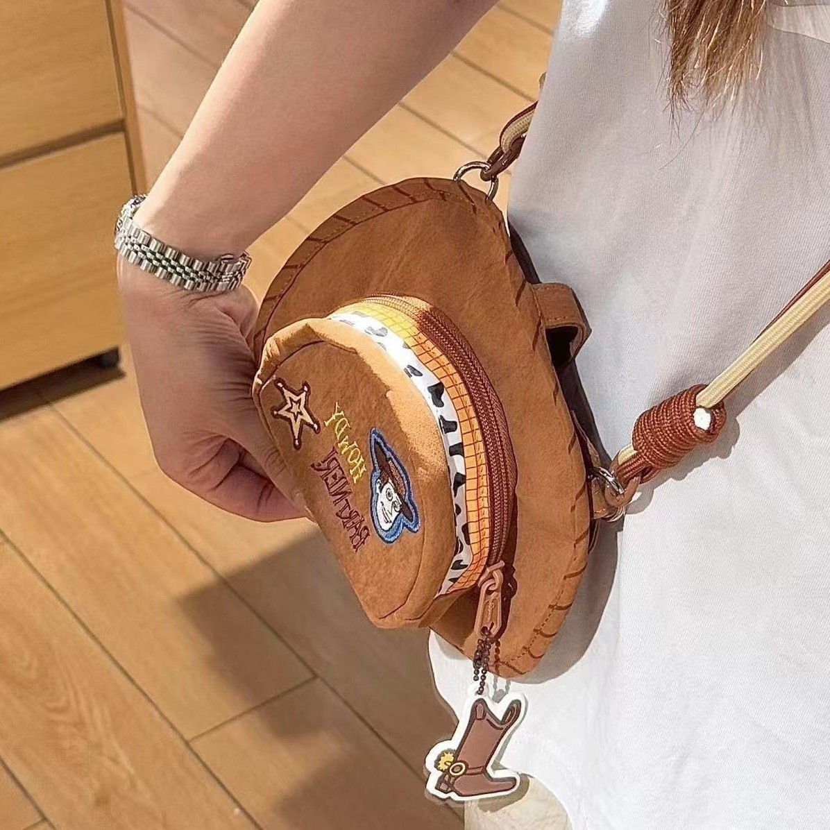 Woody Cowboy Hat Crossbody Bag - Travel Accessories Gadget recension och pris