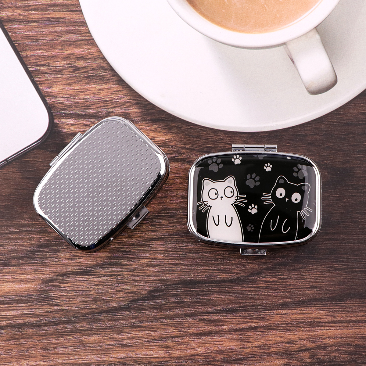 Cartoon Black And White Cat Tr - Travel Accessories Case recension och pris
